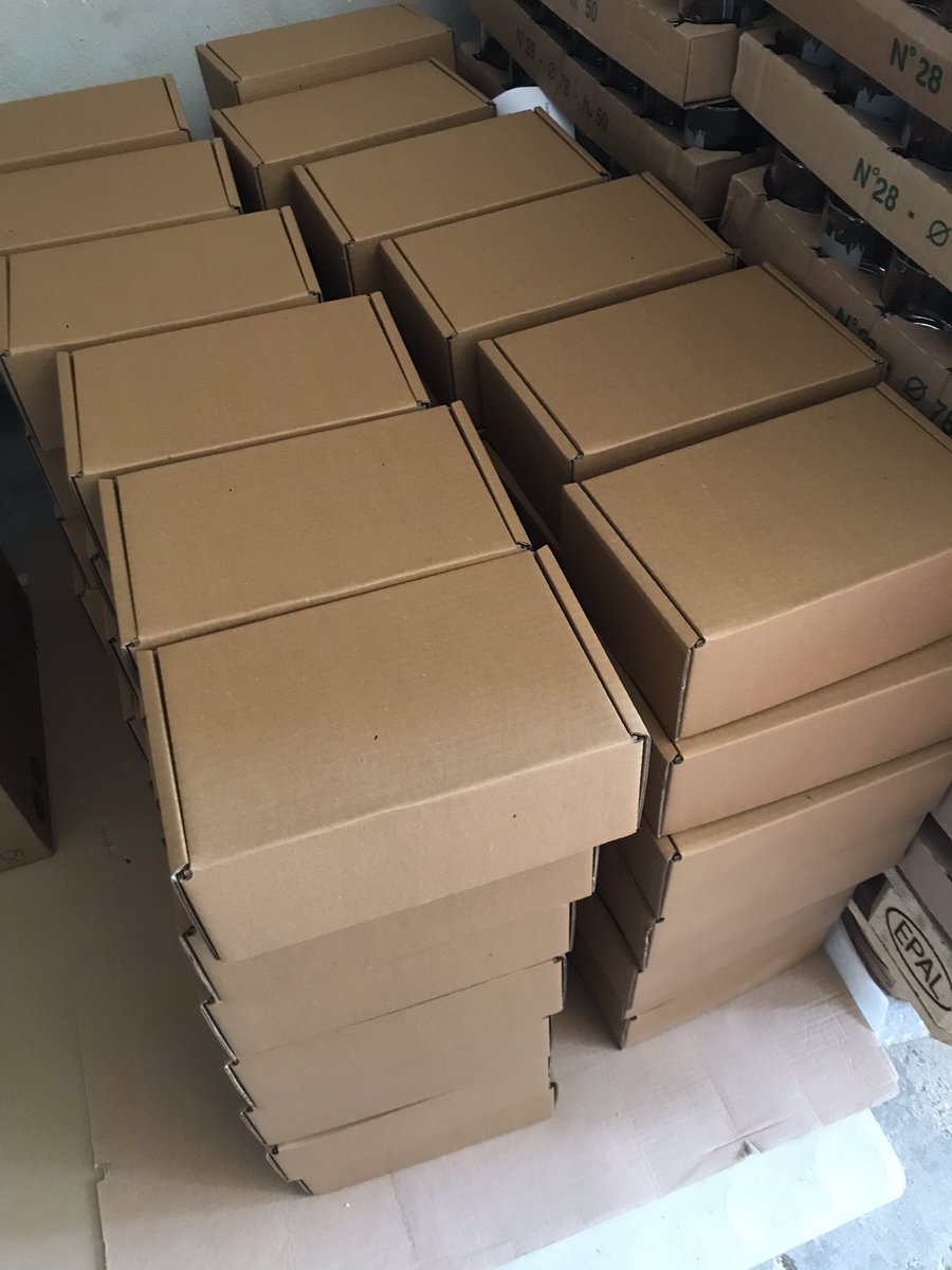 DMalezet's tweet image. Préparation de commande pour nos boutiques revendeurs 💪. On y croit à la réouverture prochaine. On y croit à la reprise ! On lâche rien 🎉💪. #retail #madeinfrance #entrepreneur #startup