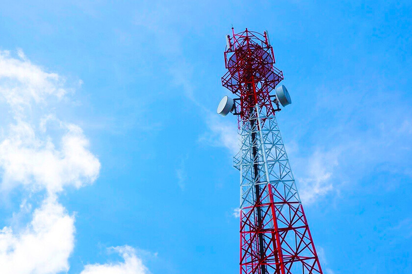 Вышки сотовой связи рядом с домом есть. Столб сотовой связи. Мачта сотовой связи 5g. Вышка 4g. Вышки сотовой связи рядом с домом есть.