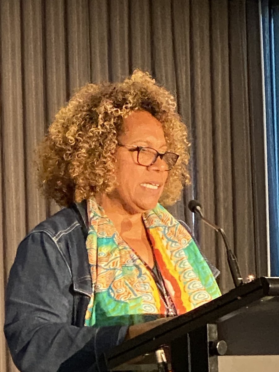 Dr Geia talks about “the sophisticated walk” we do in the 2 worlds!! 👏🏾👏🏾👏🏾⁦@CATSINaM⁩ ⁦@LynoreGeia⁩