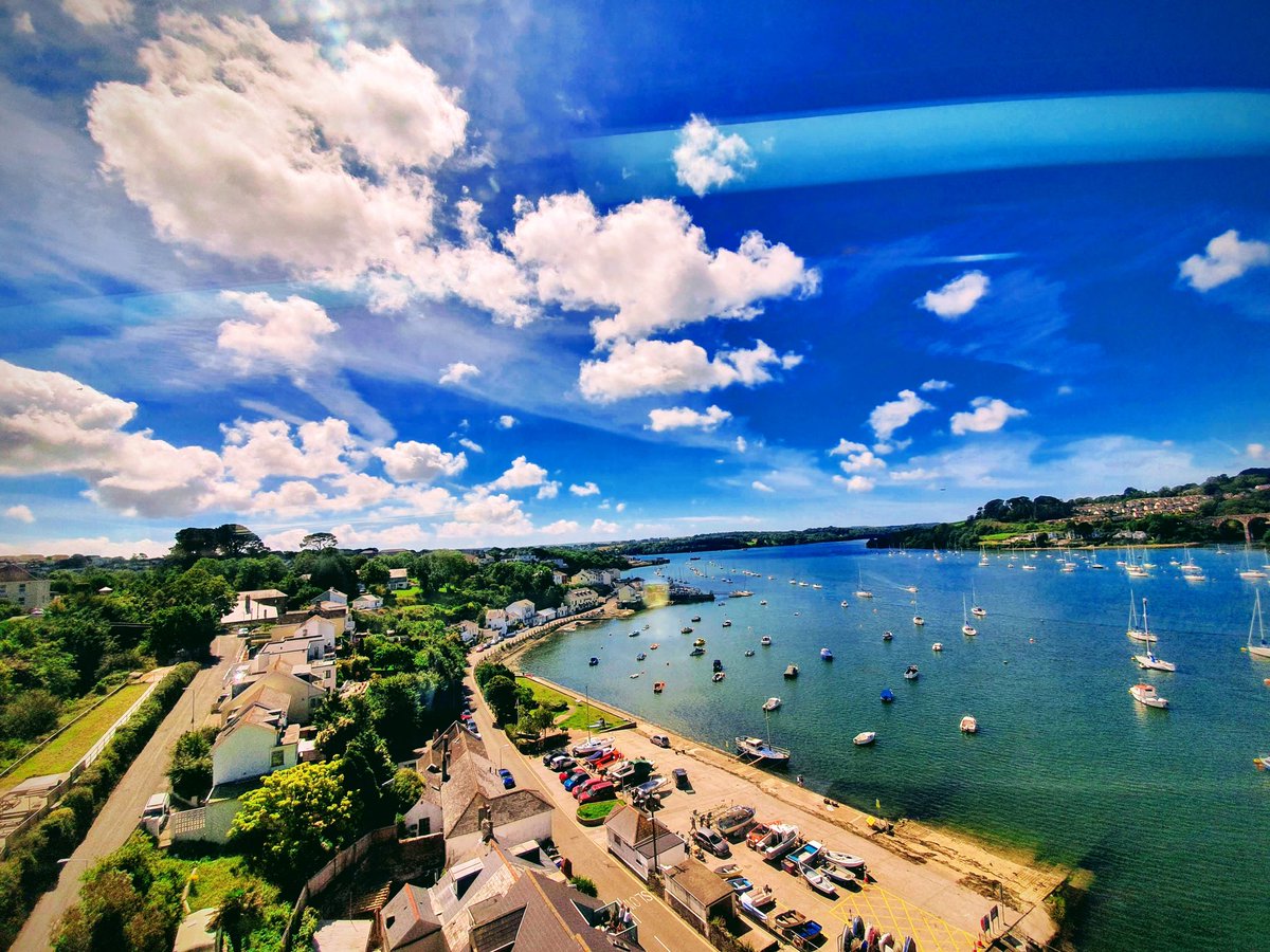 RJonTourUK's tweet photo. Devon is a fantastic county to visit for a #holiday or #staycation. There are loads of nice seaside towns and beautiful countryside including Dartmoor making it a great place for hiking.

https://t.co/QOW1s4mrRY #travelblogtuesday #devon https://t.co/fVYNmW7tQr