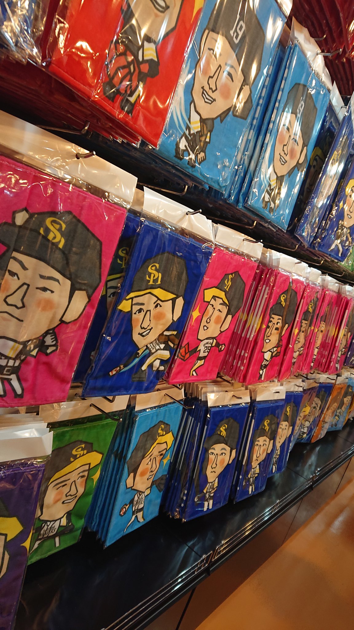 むmu無 タカガールグッズ 一部はまだっぽい とカクカクホークスのタオル ボイスラバーストラップって選手の声流れるん むmu無 タカガールグッズ 一部はまだっぽい とカクカクホークスのタオル ボイスラバーストラップって選手の声流れるん