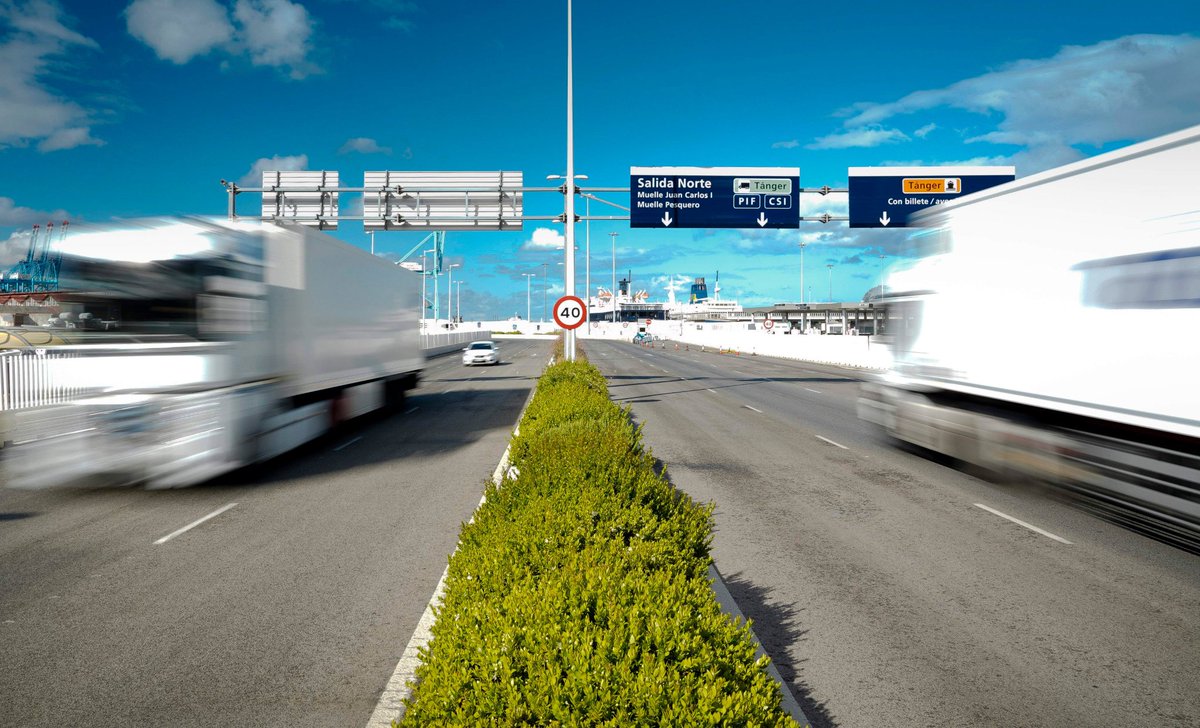 ⬇️⬇️⬇️⬇️⬇️⬇️⬇️⬇️⬇️⬇️⬇️
➡️➡️ 40.000  camiones ⬅️⬅️
⬆️⬆️⬆️⬆️⬆️⬆️⬆️⬆️⬆️⬆️⬆️

📈 Nuevo récord mensual del Puerto de #Algeciras en la línea con Tánger Med🚚🚛
✔ 18 rotaciones/día
✔ 5 navieras
#Tráficosmarzo #Autopistaferroviaria #AlgecirasA100