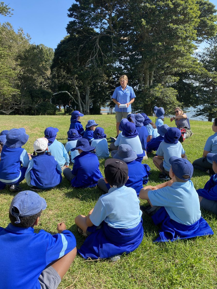 Hurstville South PS students explored Kamay Botany Bay National Park to discover how the land was used by the Aboriginal people before 1770 and what has changed over time. Such a wonderful day of learning and engagement. 
#EZECNSW #stage2history #Kamay