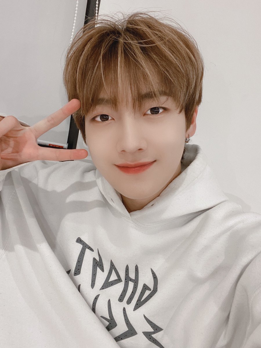ciipher_italia's tweet photo. [#원] Won in bianco🐰🤍

#ciipher  #ciipheritalia #싸이퍼 #현빈 #문현빈 #탄 #최석원 #휘 #김병근 #케이타 #태그 #염태균 #도환 #길도환 #원 #박성원 #비 #wonciipher https://t.co/7KNtjM7Q8b