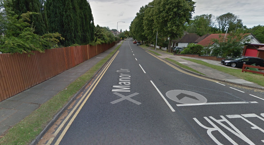 WirralGlobeNews's tweet photo. Manor Drive in Upton closed after "serious accident"
https://t.co/y8yx8plPVL https://t.co/p3txycpOhg