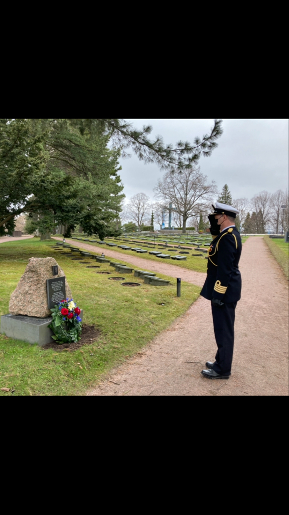 Today #Finnish flags are flying to mark National Veterans’ Day, a remembrance day for all war veterans in #Finland. Some 700 🇳🇴 volunteers served in  🇫🇮  during the Winter War. #veteraanipäivä