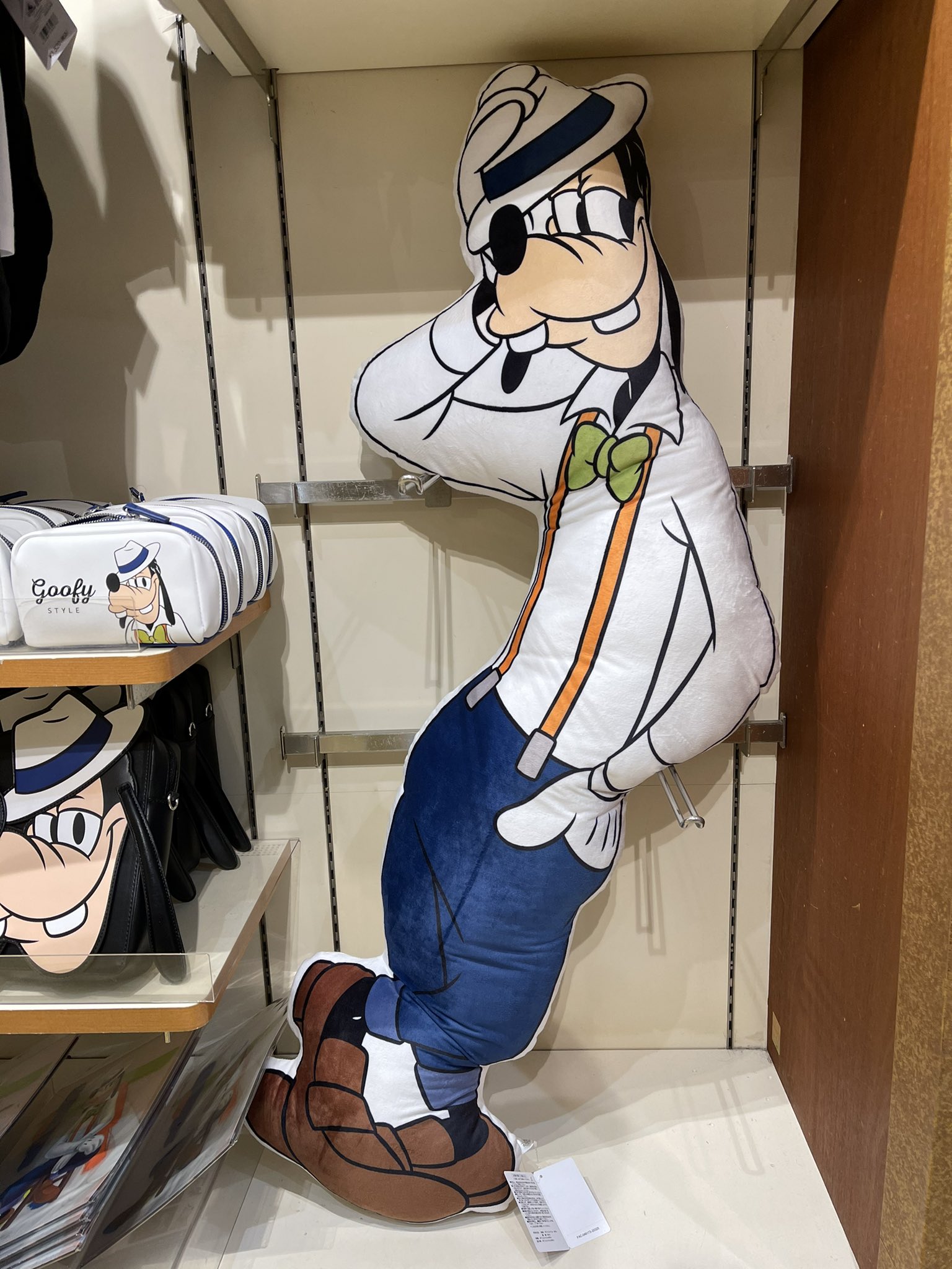 Chris Explorer on X Goofy body pillow anyone https t SjKzrIAg4Q X