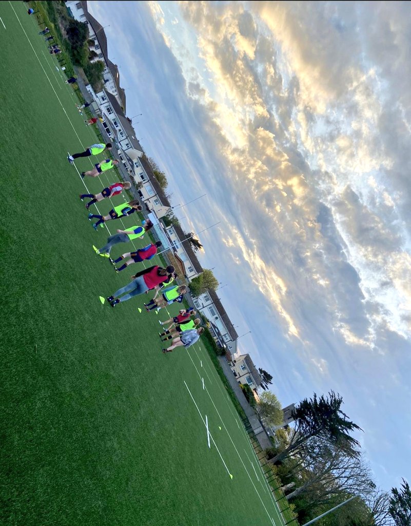 Rugby is 🔙 @skerriesrugby 💪
Great to see so many underage teams back out training in Skerries last night, big smiles all around 👏🏉 #ReturnToPlay #READYFORRUGBY #CantSeeCantBe @LeinsterBranch