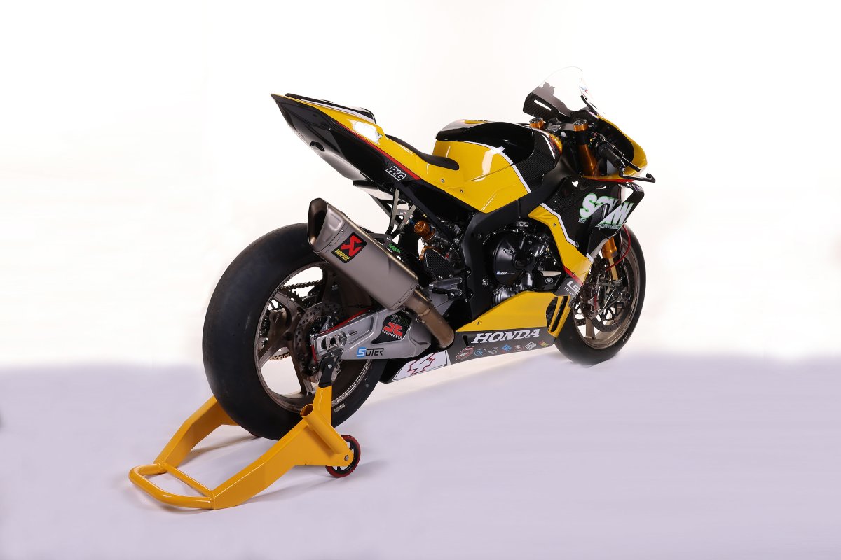 MCNSport's tweet photo. Say hello to the @TAG_Racing Honda BSB livery! What are your thoughts? #BSBreload #BSBTest https://t.co/BvWbrpsDO0
