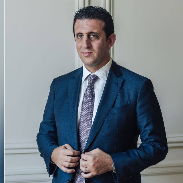 " Il est important de s’occuper du patient dans sa globalité, considérer l’autre dans sa fragilité, son âme et son corps."
Alain

#CancerBloomer #CmyNEWme  #Institut-Rafael