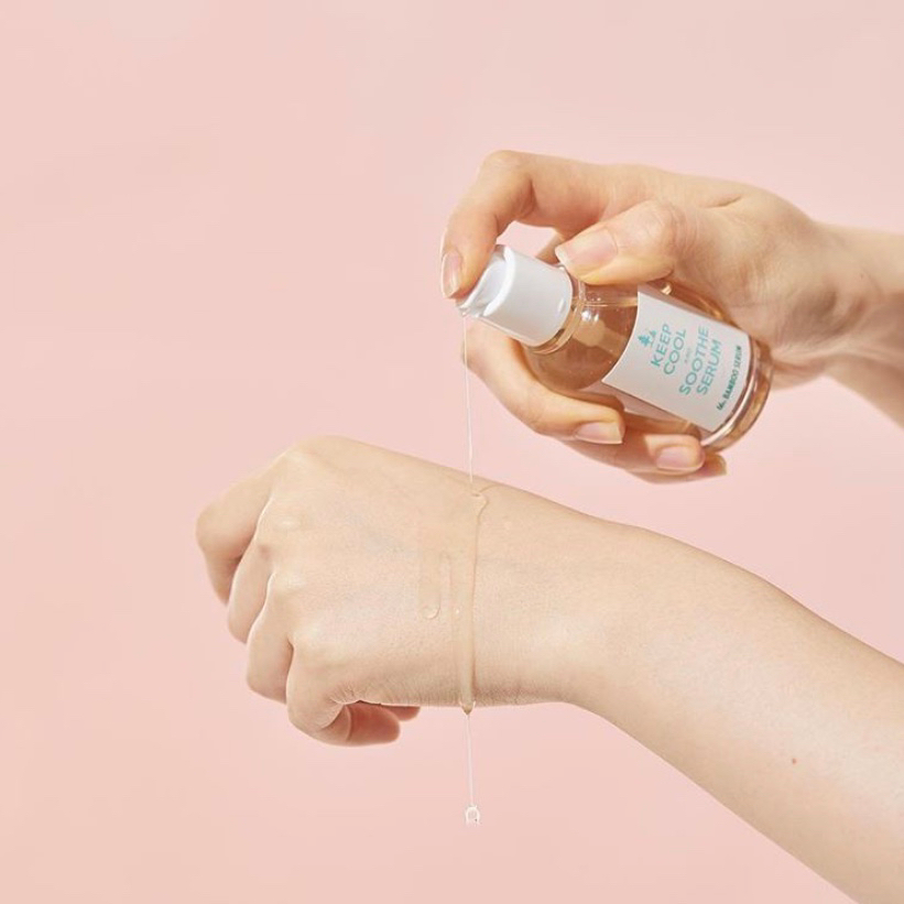 #texturetuesday 💧we are loving the @keepcool_global Soothe Serum, this lightweight leaves skin feeling moisturised and has a calming effect on angry skin it absorbs fast and has a smooth silky texture 🙌 Madecassoside and bamboo extracts have many skincare benefits:

💧 he