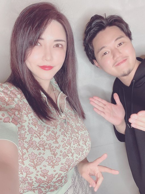 武田さんいつもありがとうございます?✨✨
マジ敏腕❤️
(ヘアセットはカラー直後なのでしてません) https://t.co/m4jMQr3XqF
