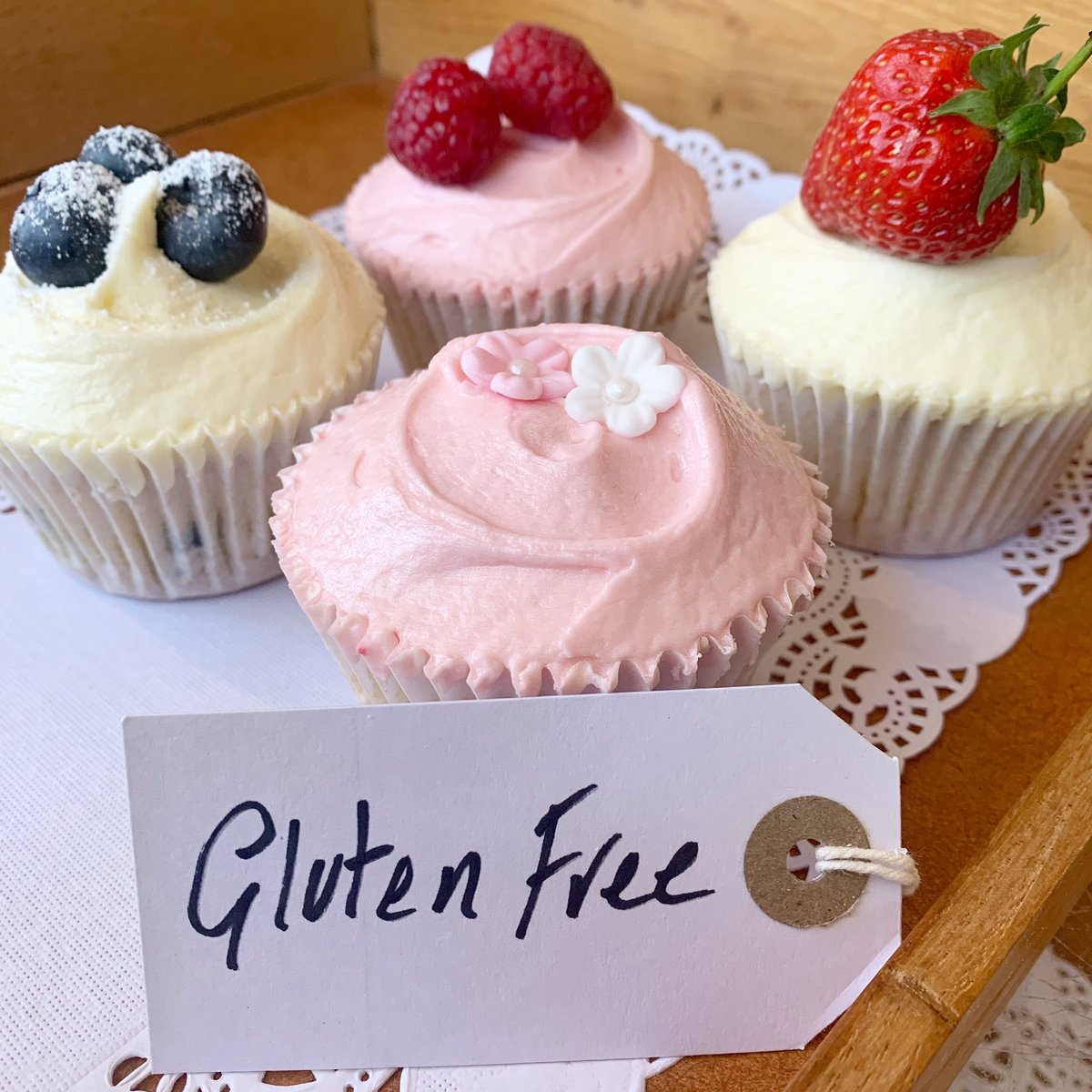 Afternoon lovelies 🌸delicious gluten free cupcakes in our little café 🧁🍥 #glutenfree #cupcake #york  #onlyinyork #cake