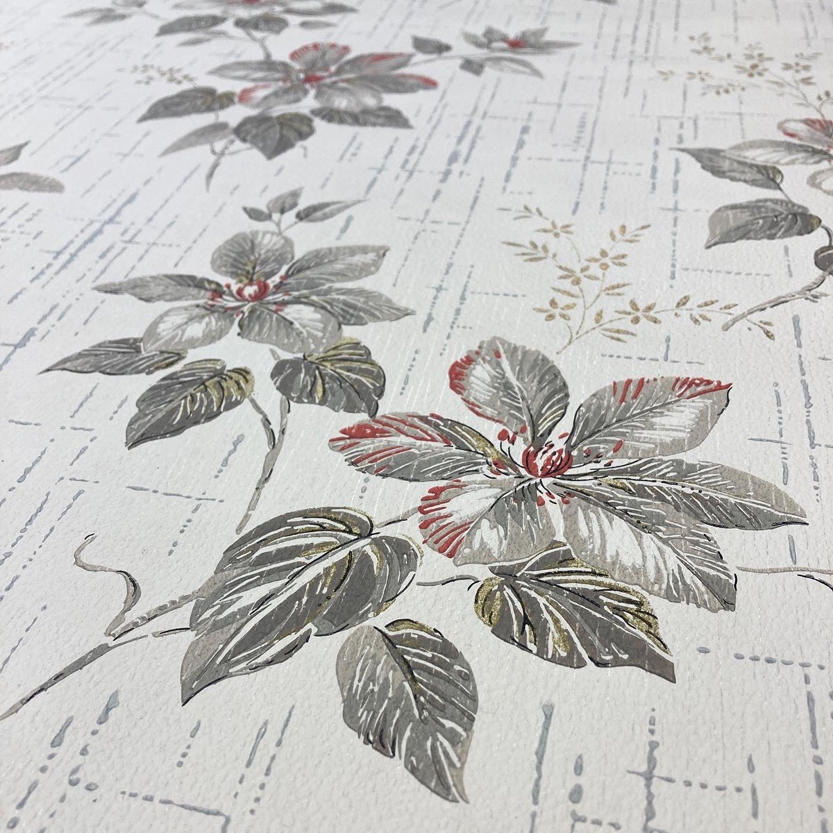 Smashing #1950s semi-trimmed floral #vintagewallpaper by Crown - lovely gold detail and in great condition, 9 rolls left, £50 per roll