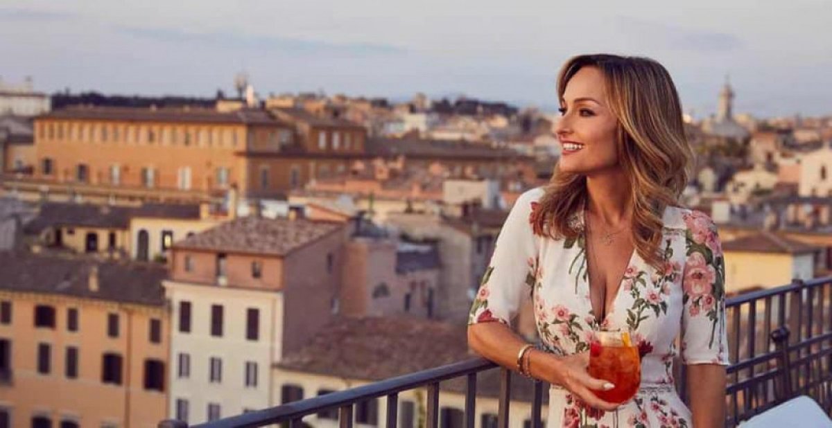 'How Giada De Laurentiis Continues to Succeed in the Culinary Industry'

— She followed her passion and transformed her family's Italian traditional recipes into a successful culinary empire. 

@BadassCEO1

app.quuu.co/r/EeawN #foodnetwork #genderstereotypes #chef