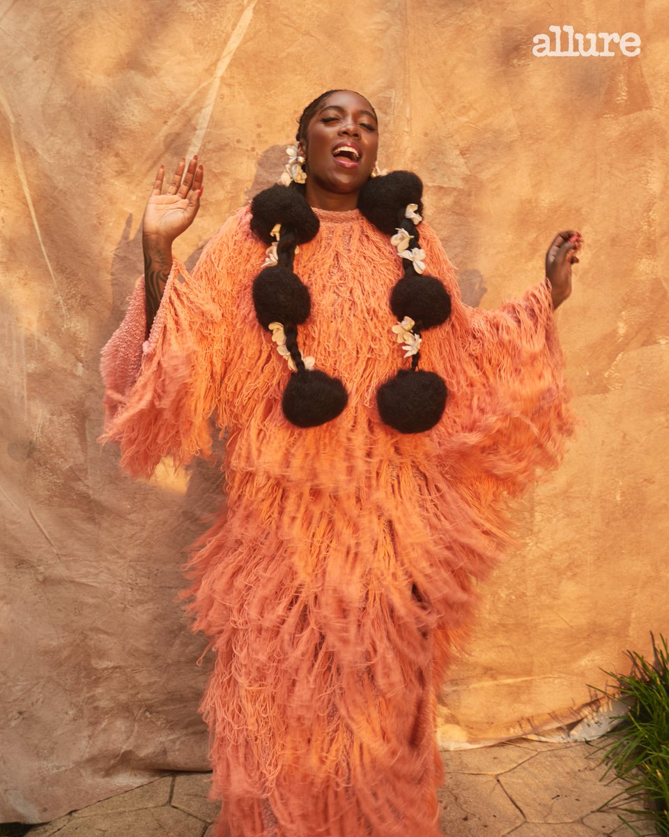 Hailing from Lagos, @tiwasavage has been dubbed the “Queen of Afrobeats.” Her music flips off the patriarchy, which she performs without foundation on. She opens up about learning to love her dark skin &amp; much more in her cover story (in English &amp; Yoruba): allure.com/story/tiwa-sav…