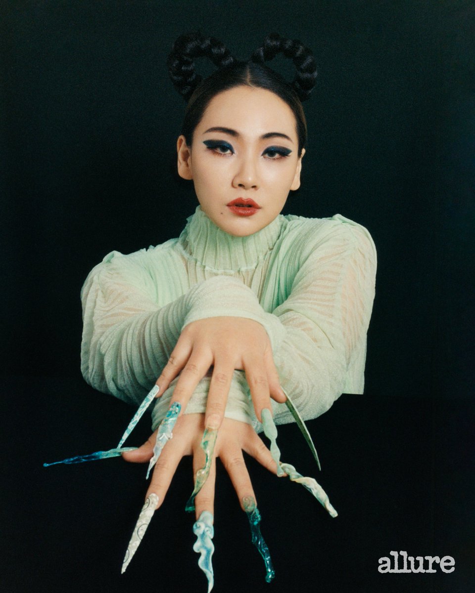 Allure_magazine's tweet photo. @chaelincl is finally debuting her solo album &amp; she’d like to reintroduce herself. She dedicates her work to bad girls everywhere. Read her full cover story — in English &amp; Korean — to learn all about her true feelings about double eyelid surgery &amp; more: https://t.co/YmwlTxTffO https://t.co/M5afScn2GS