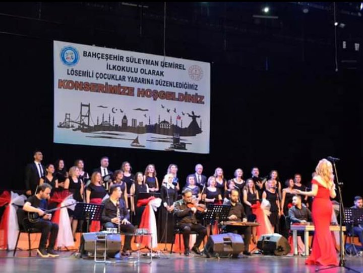 "Sanat güzelliğin ifadesidir...
Bu ifade söz ile olursa şiir, nağme ile olursa musiki, nakş ile olursa ressamlık, oyma ile olursa heykeltıraşlık, bina ile olursa mimarlık olur."

#DünyaSanatGünü