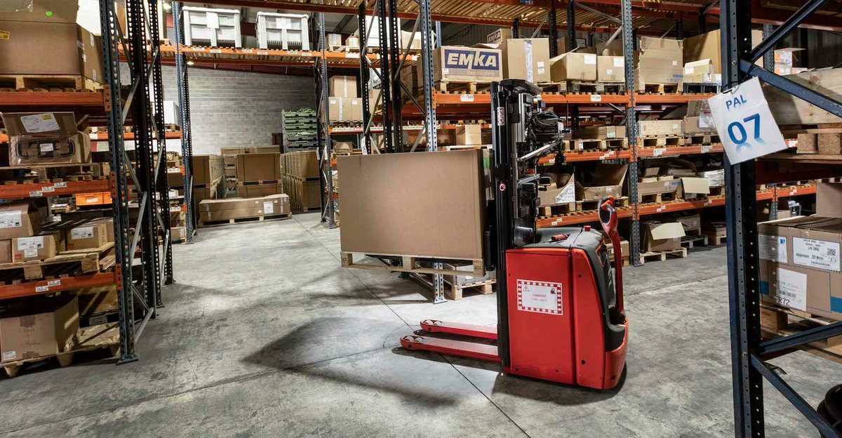 Digitally Transforming Forklifts

ow.ly/UlBa50Epiov

#Logistics #DigitalTransformations #RemoteTech #RemoteWorking #SmartWarehousing