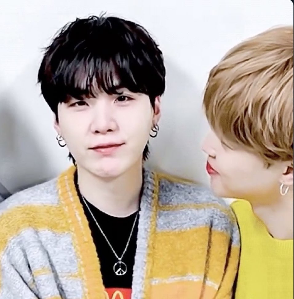 KNart93's tweet photo. มั��ดีอ่ะ 🥺
#yoonmin https://t.co/QS4ZQeCiUh