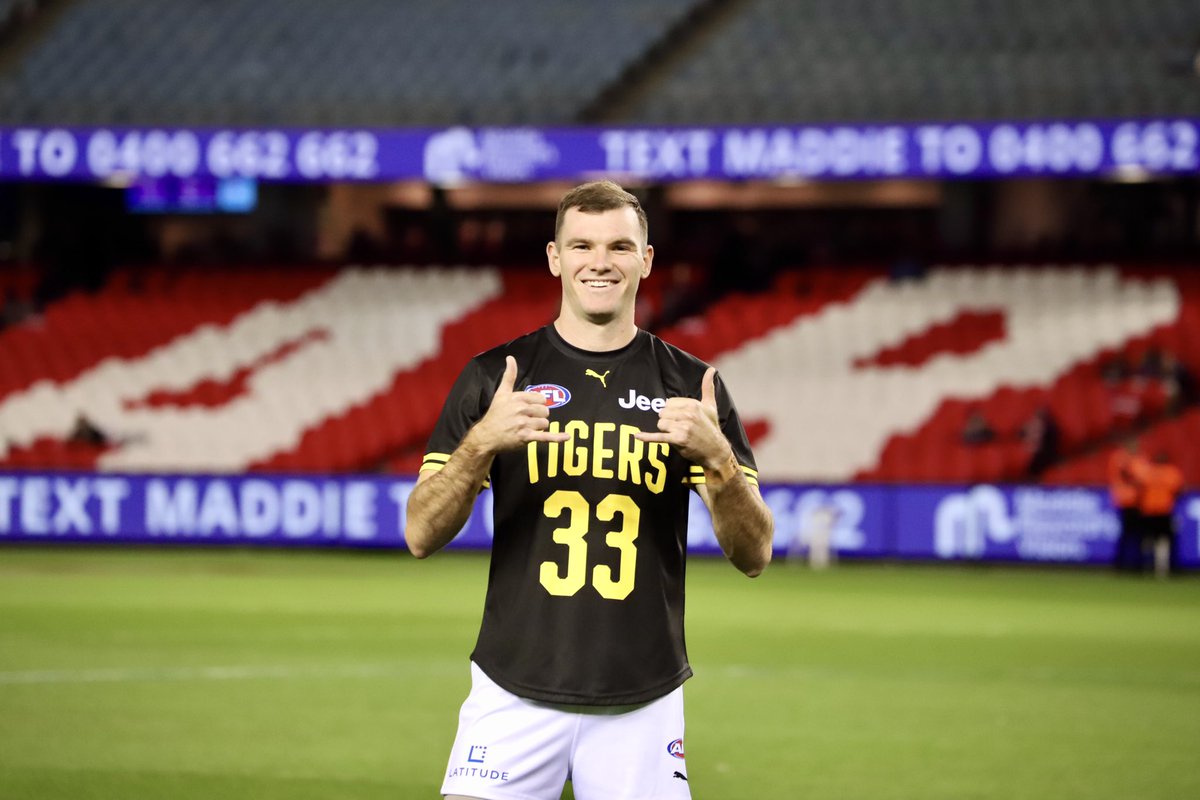 Richmond_FC's tweet photo. Heโs back ๐ค #Unbloodybelievable https://t.co/dsfdQzhhky