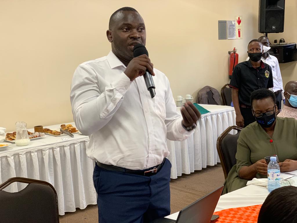 ToutMedia's tweet image. Our CEO, @Ugaman01 sharing his experience as a victim of Counterfeit electronics.

#CounterfeitelectronicsUG
#Buyandsellgenuine