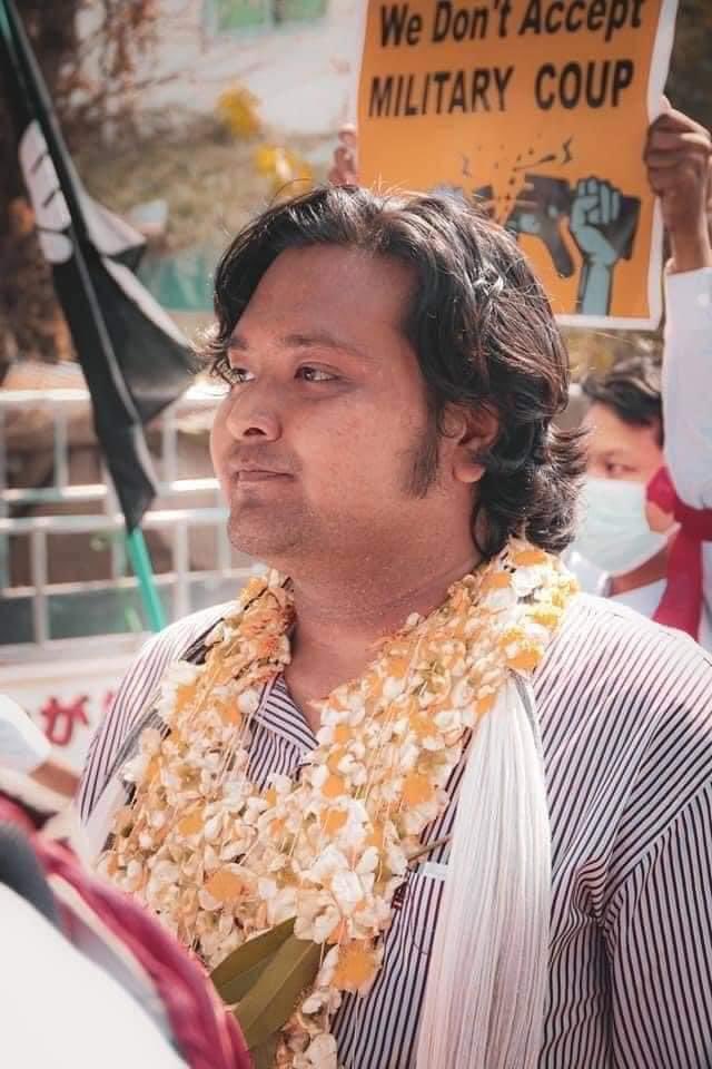 Ko Wai Moe Naing,a young politician from Monywar,one of the famous faces of Spring Revolution was abducted at around 2PM today !! 
#Apr15Coup  #WhatsHappeningInMyanmar