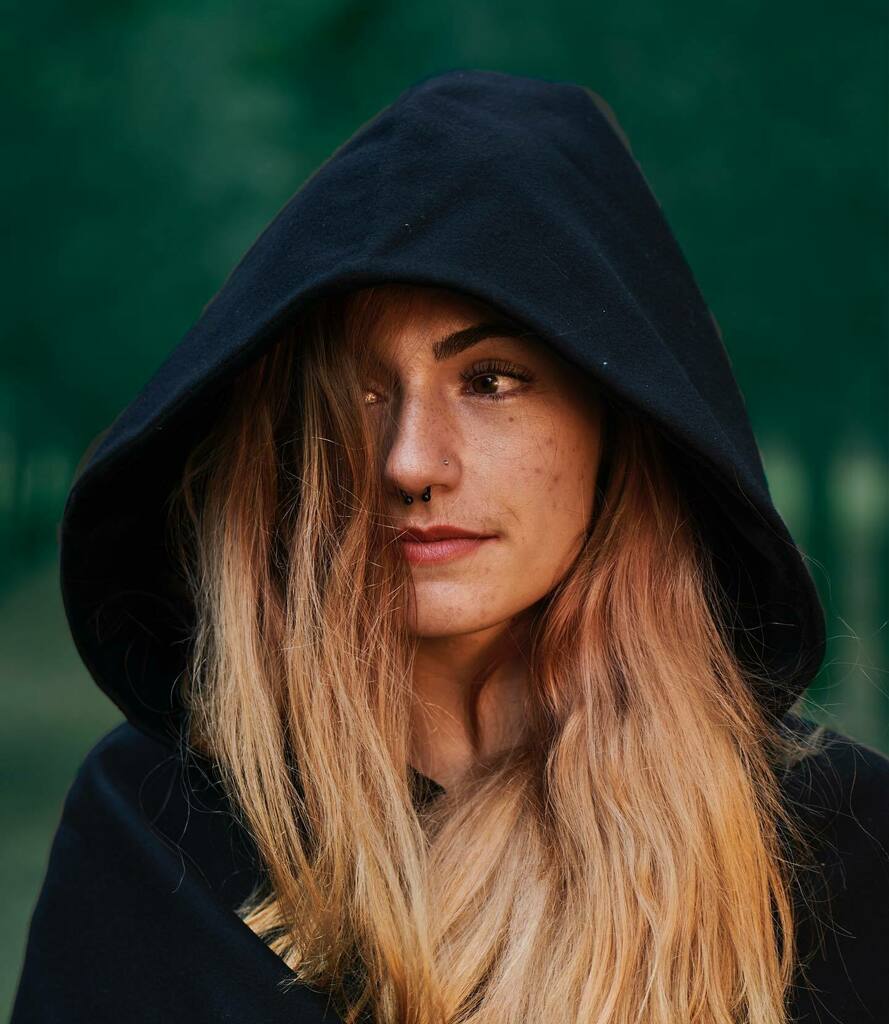 Otra muestra de Misterio en el bosque @bianca_cb58 #retrato #portrait #portraitphotography #fotografiaretrato #mujer #bosque