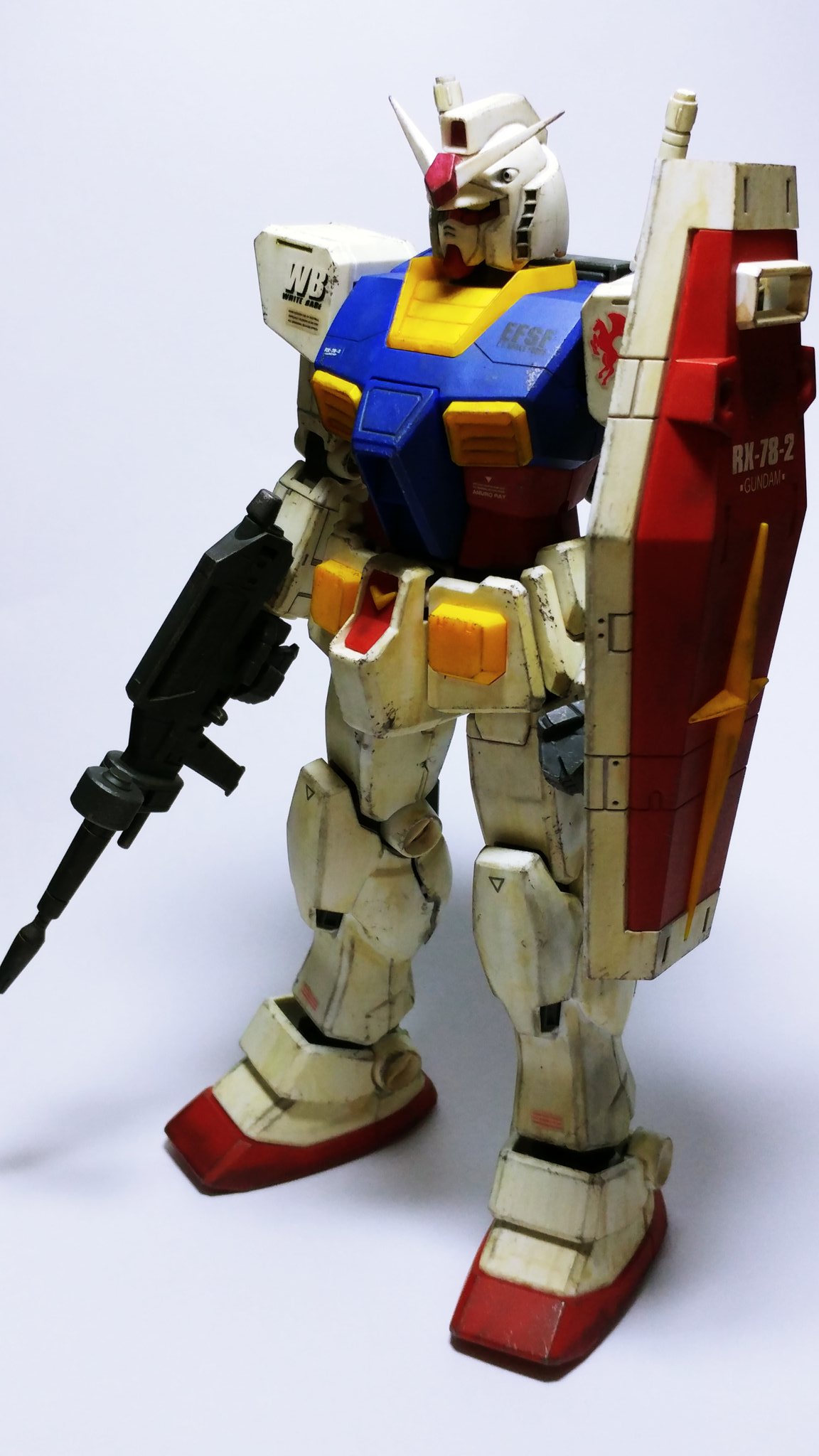 レオ Mg ガンダム Ver1 5 無塗装ウェザリング仕上げです 基本的に林哲平さんのガンプラ凄技テクニックを参考に作っていますが 今までhgを作っていました 今回mgで初めてやってみたんですが パーツが大きくて戸惑いました ガンプラ ガンプラはどんな自由
