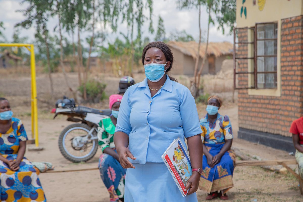 UNICEFMalawi's tweet photo. Do your part, stop the spread of #COVID19.
#WashYourHandsWithSoap
#ObservePhysicalDistance
#MaskUpMalawi https://t.co/HzfJ80uAat