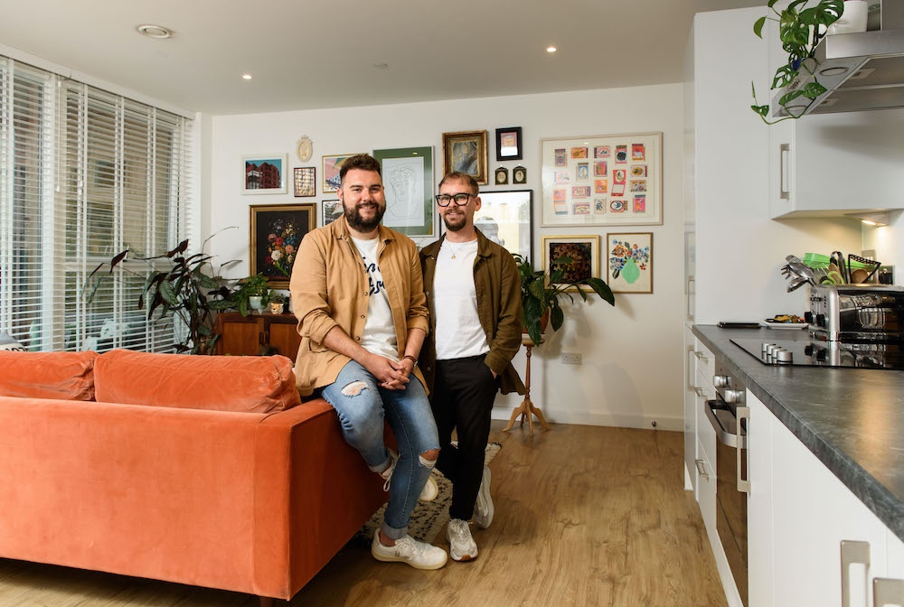 ChelseaQuarter's tweet photo. We are pleased to have to opportunity to interview Mark and David from @forwardfeatures. We asked them about how they came to start their award winning blog, their design inspirations and the pros and cons of decorating a new build.

https://t.co/ITnqrknMLU https://t.co/i2dZNeTRJs