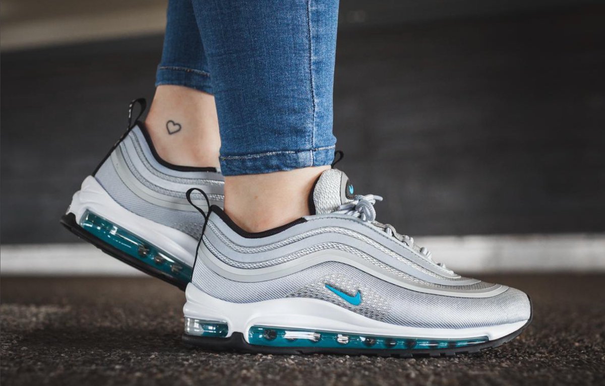 twitter sneaker deals