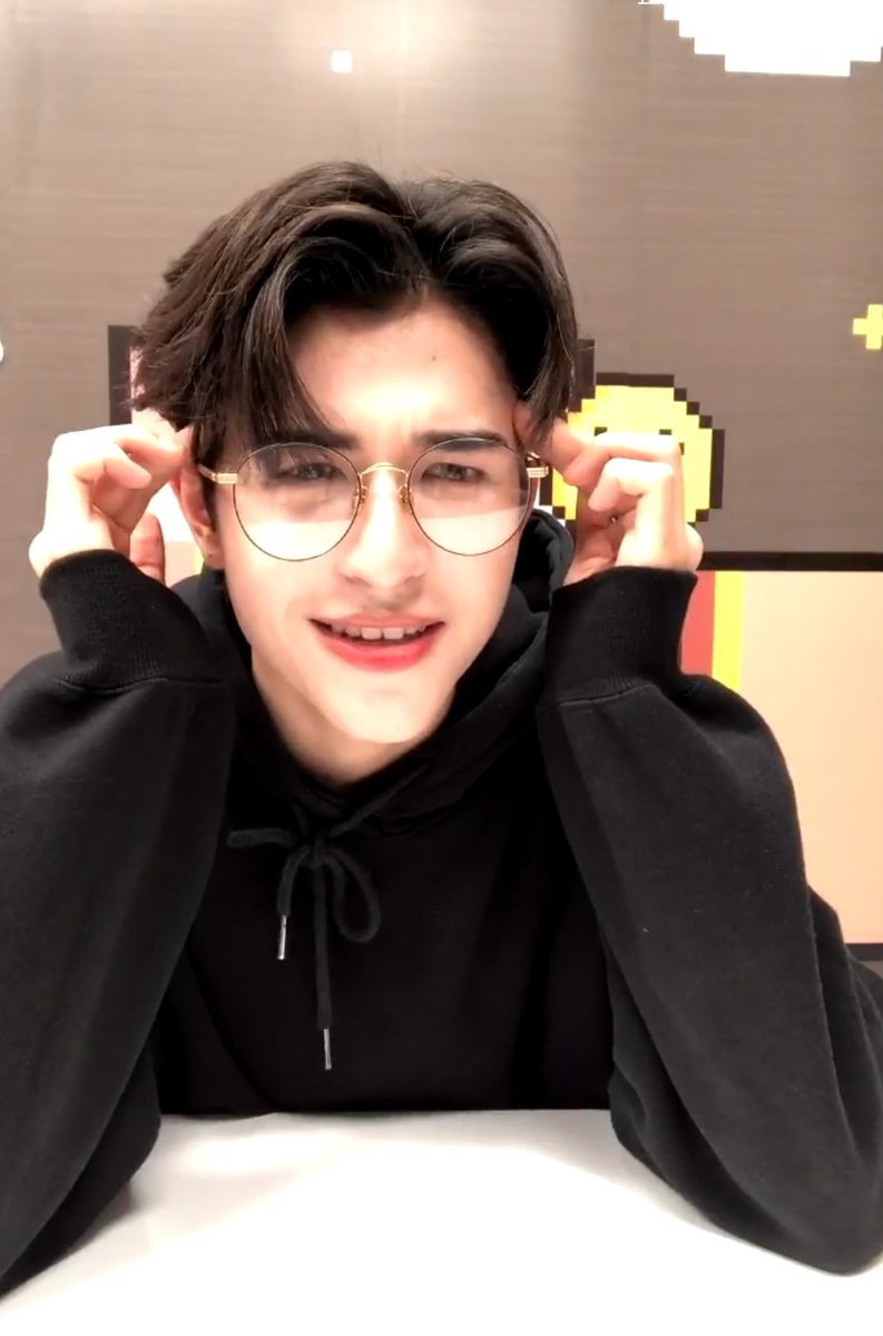 __whyyousocute0's tweet photo. จะทำเธรดรวมภาพอั้ยเด่กดื้อของมัมวันนี้ PATRICK DOKI LIVE #2ndVlogWithPatrick https://t.co/8SVKhXk2vw
