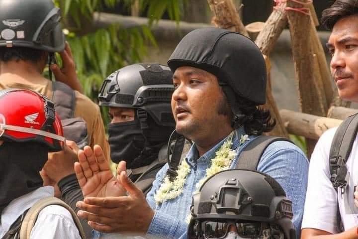 MerriesMay's tweet photo. Ko Wai Moe Naing, a young politician and anti-coup activist from Monywa, was on his motorbike when Junta’s private car hit him He was abducted by Inhumane Junta Terrorists #WhatsHappeninglnMyanmar #Apr15Coup @UN @UNHumanRights @CNN @BBCWorld https://t.co/D101On9Pce