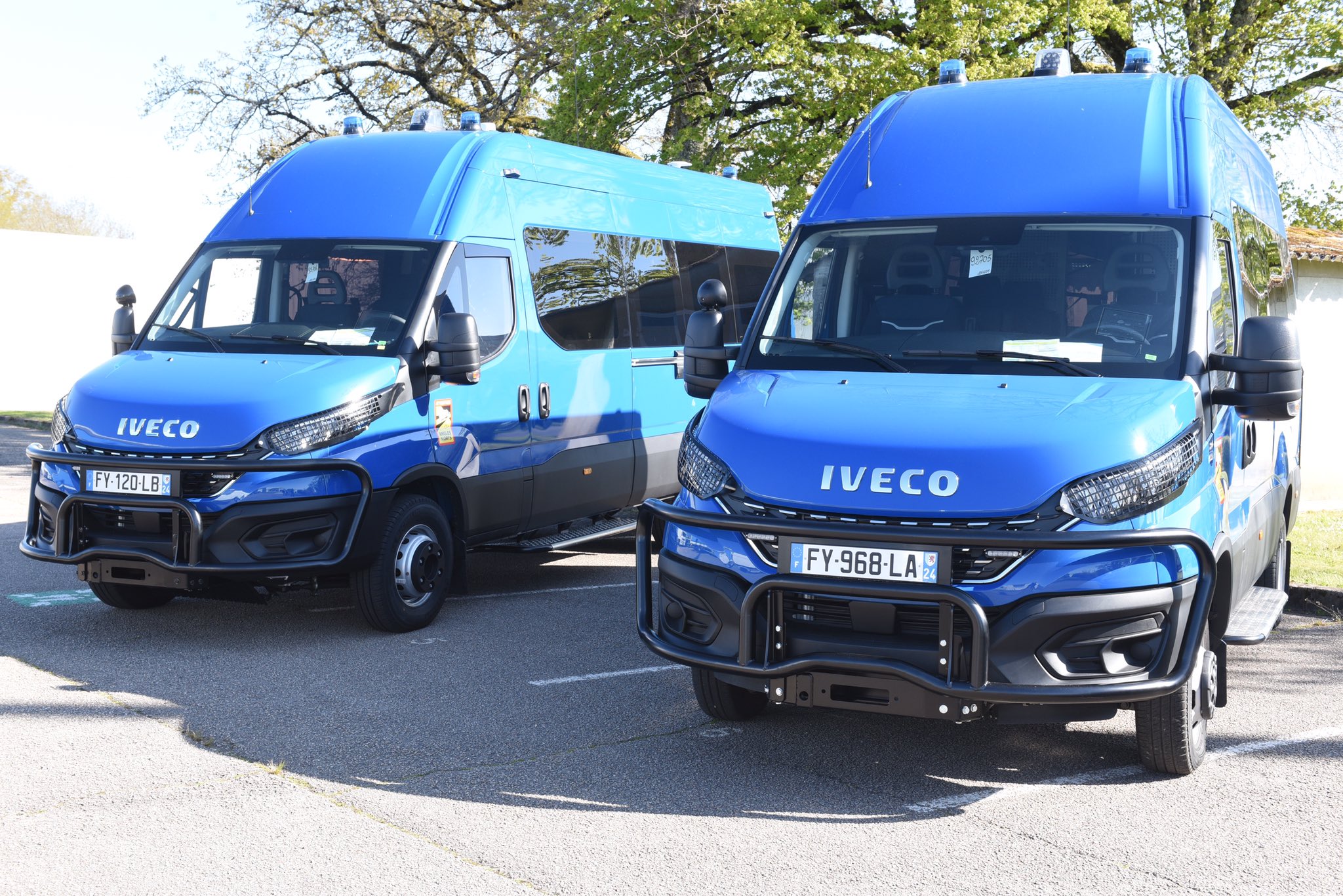 EzAJdBNW8AUNqq7?format=jpg&name=large