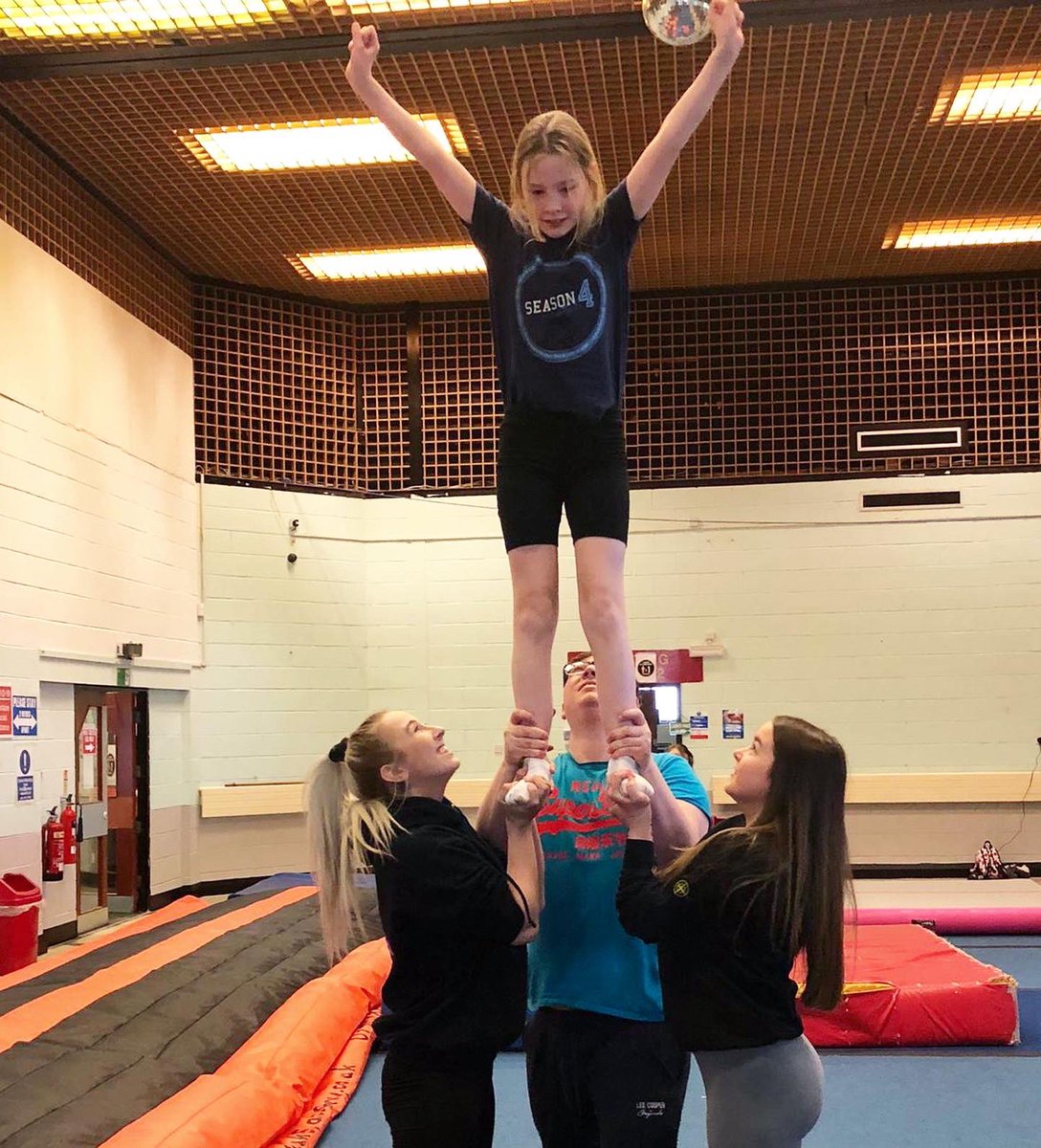 Hull_Cheer tweet picture