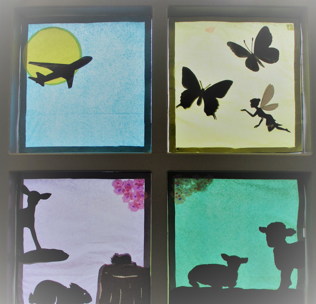 LancsLibraries's tweet image. #FulwoodLibrary welcomes you back with a super #SpringWindows display and thanks our wonderful community for your support. Find your nearest open library here bit.ly/findalancslibr…