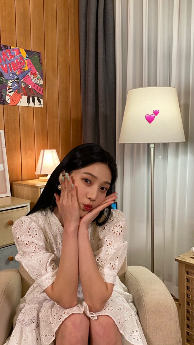 [INSTAGRAM STORY]

💕
instagram.com/stories/_imyou…

<a href="/RVsmtown/">Red Velvet</a> #RedVelvet #레드벨벳 #Joy #조이 #RVF   
210415 · 18:03:44 KST