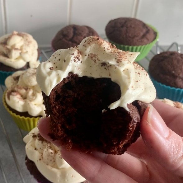 handpickedlocal's tweet photo. Love cupcakes? Love Guinness? Love Chocolate? Then you are going to love this recipe from Costello's Bakery
Click for ingredients and method >> https://t.co/ar45BJrUVS
#collaboration #costellosbakery #handpickedrecipes #wetherby #harrogate #leeds #york #tasty #delicious https://t.co/7602WJBArH