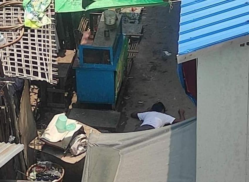 sanmonaung's tweet photo. A civilian residing at Sule mosque between 74th and 37th Street in Mandalay was shot dead by the junta's troops as they trepassed on the mosque compound and shot after crackdown on a protest staged by healthcare staff.
#WhatsHappeningInMyanmar #Apr15Coup https://t.co/HdPKhwndqz