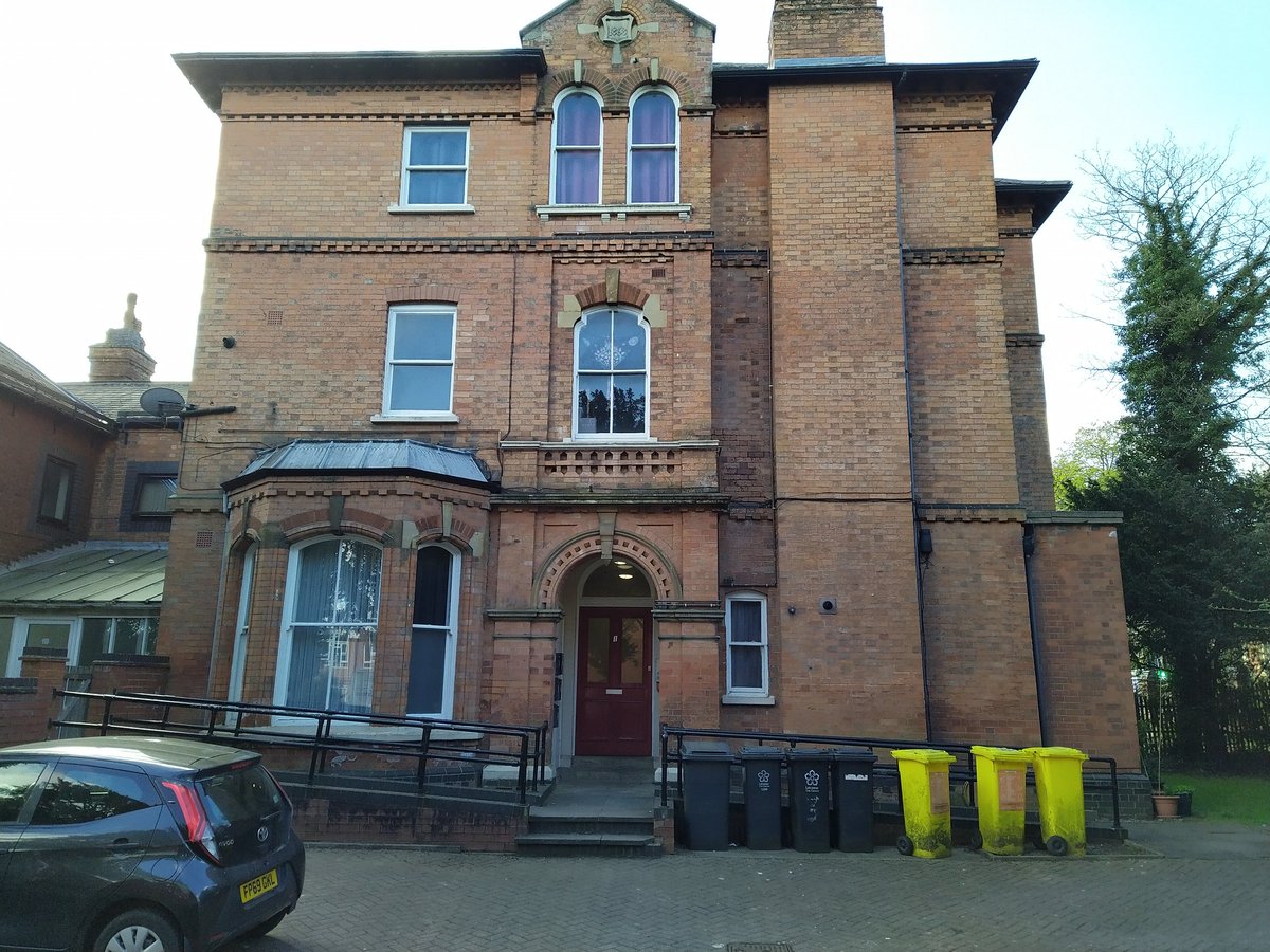 SimonatPA's tweet photo. Covering Leicester today for @AmyHeathcote2 Elmfield House internal and external inspection completed. Some push bikes in communal area. Will look at making designated area for the bikes as an improvement . Some minor repairs to also report. #nhood29 #teampurple @pa_housing https://t.co/WZwoVvwevu