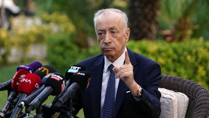 Mustafa Cengiz Fatih Terim'i fena bombalamış ve Fatih Terim, bir ABD'ye gidiyor, bir Bodrum'a demiş.

Fatih Terimin gidişi yakındır yani.