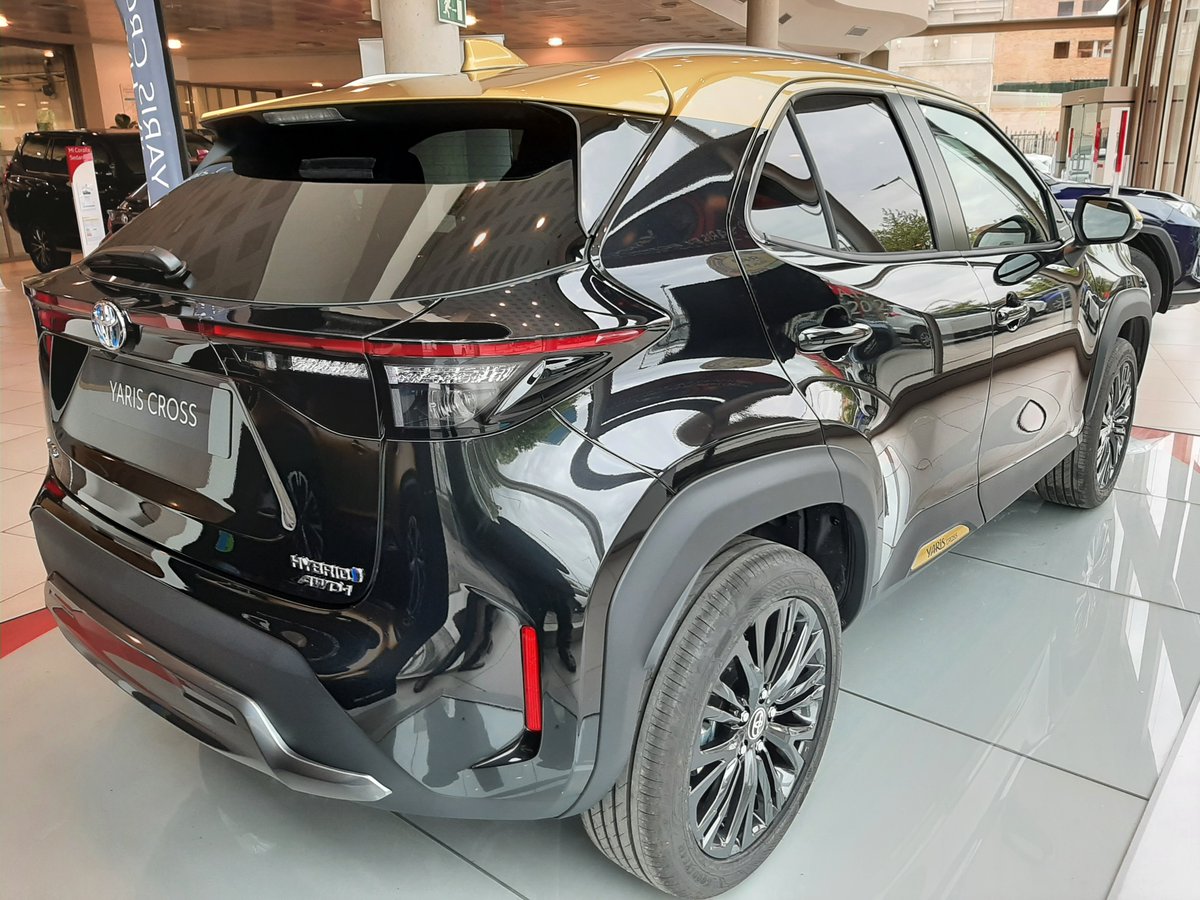 Ya está el #nuevoyariscross  en nuestras instalaciones de Alcalá de Henares #toyotamotorarjona