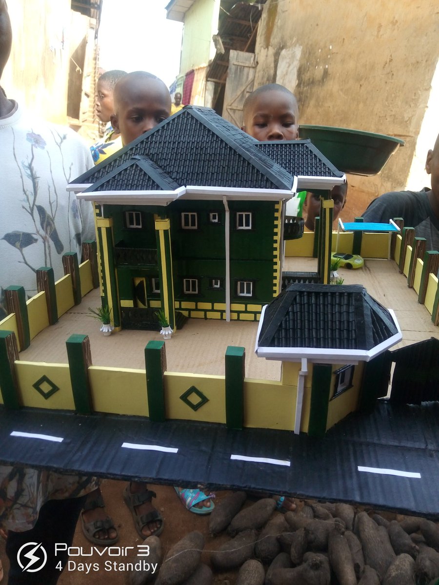 Came across a kid in the market that designed this house with cartons. I was wowed! Nigerians are talented! He said he wants to be an architect and he's just in ss1. This is so beautiful
@UgwunnaEjikem @davido @DannyWalta @aproko_doctor @OgbeniDipo