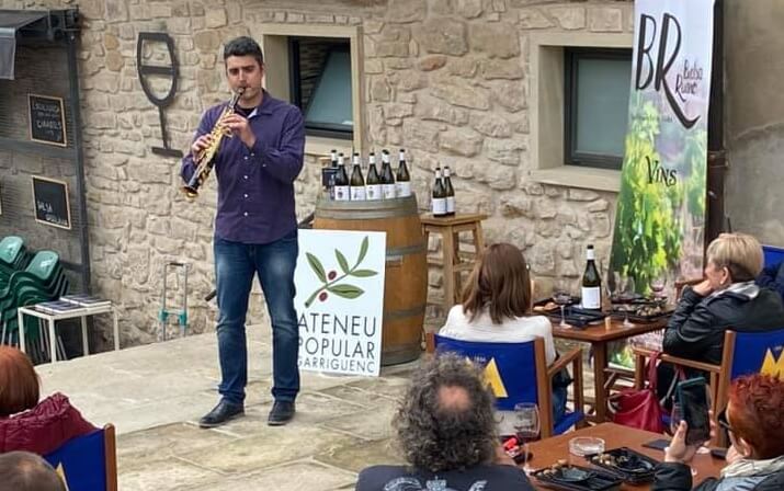 Ràdio les Borges (@radiolesborges) on Twitter photo L'<a href="/AtPopGarriguenc/">AteneuPopGarriguenc</a> i <a href="/LaBodegaBorges/">La Bodega de Borges</a> organitzen el Vermut Solidari a les #Borges per fer arribar roses a les preses polítiques.
L'acte comptarà amb l'actuació de la cantautora <a href="/meritxellgene/">Meritxell Gené 🎗</a>
radiolesborges.cat/informacio/not… L'<a href="/AtPopGarriguenc/">AteneuPopGarriguenc</a> i <a href="/LaBodegaBorges/">La Bodega de Borges</a> organitzen el Vermut Solidari a les #Borges per fer arribar roses a les preses polítiques.
L'acte comptarà amb l'actuació de la cantautora <a href="/meritxellgene/">Meritxell Gené 🎗</a>
radiolesborges.cat/informacio/not…