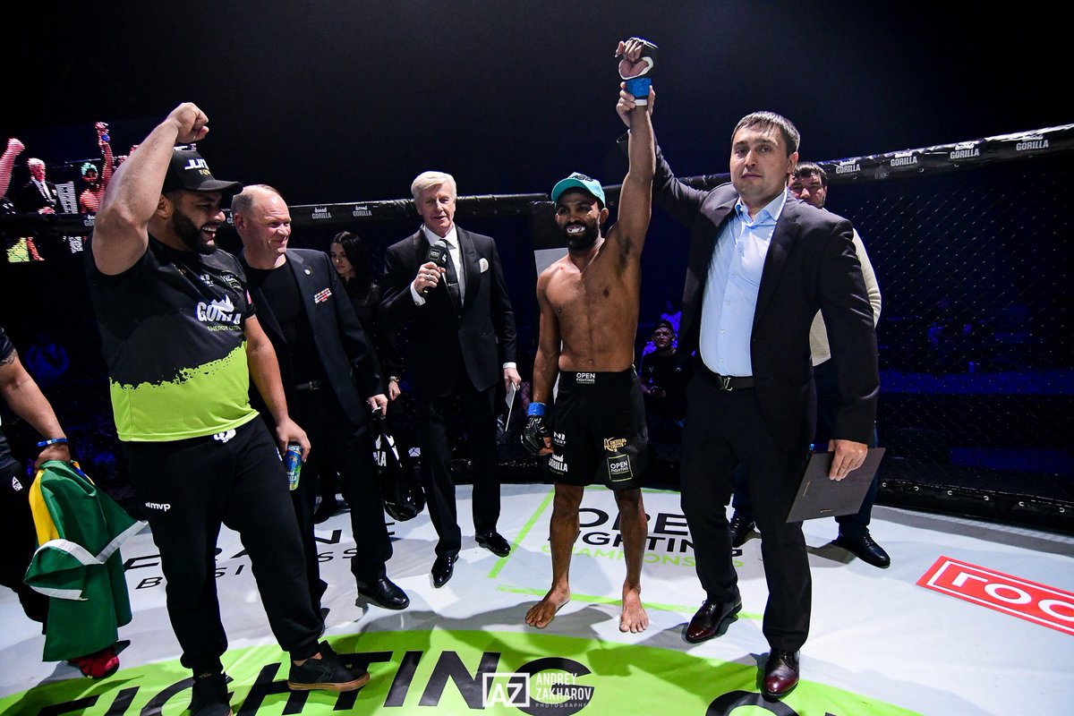 12 ИЮНЯ НА СТ.«КРИСТАЛЛ» ПРОЙДЁТ ТУРНИР МИРОВОГО УРОВНЯ ПО ММА.Это решение было принято на встрече с президентом лиги OpenFC Гурьяновым А.Е.,президентом федерации ММА Жигулевска Обищенко Д.А.На турнир приедут бойцы со всего мира,так же на нем примут участие 2 бойца из Жигулевска!