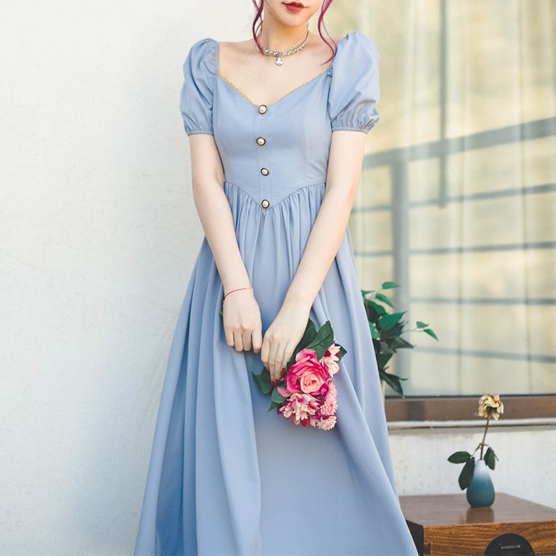 Manusmachina 天青色の霧青レトロワンピース T Co W9umtxaurn 晴れ渡る空にあふれる 青 が美しいレトロワンピース しんと透きとおった空は澄んだ水色となり 神秘的な静けさを放っています 胸元のボタン装飾が素敵 儚げな薫りのするフェミニンな