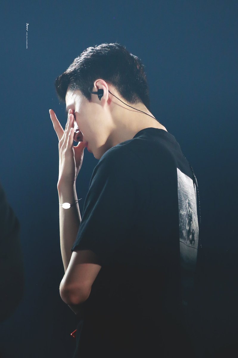 sehunpicture's tweet photo. #세훈 #SEHUN https://t.co/VtFhrBGUpA