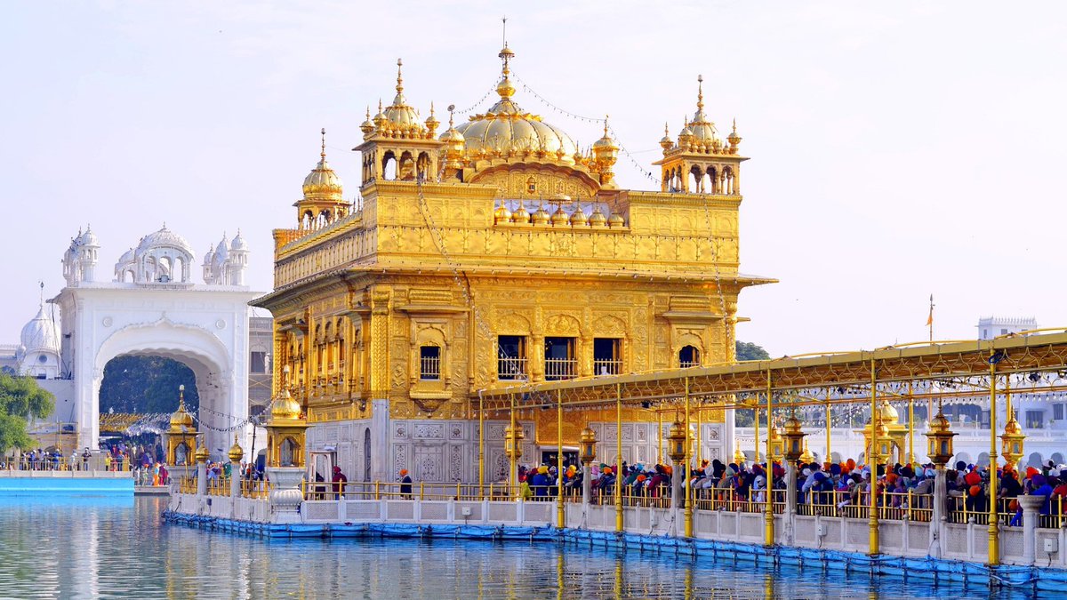 #TemploDorado #HarmandirSahib se encuentra en #Amritsar #Punjab #India 
🟠Lugar sagrado para el #Sijismo #Sikhismo ➡️Religión que surgió en respuesta al conflicto entre #Hinduismo e #Islam hace más de 500 años

#ElOjoDeLosVedas #AstrologíaVédica #Jyotish #JyotishaShastra