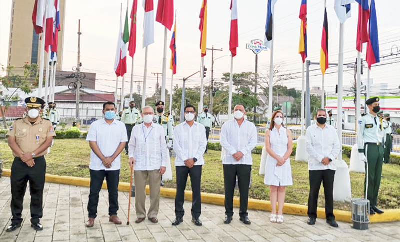 elpaishn's tweet photo. Realizan ceremonia de Izamiento de Pabellones en el marco del Día de las Américas https://t.co/YoKIujfT4K https://t.co/MEmINZKX3u